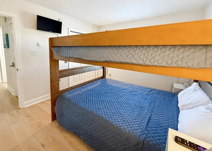 Out To Sea - Oceanfront 2 Bedroom, 2 Bath Condo